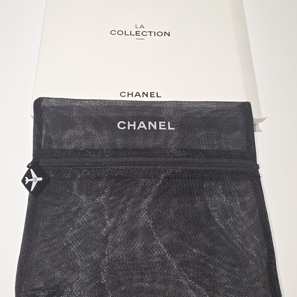 CHANEL Black Mesh Zipper Pouch